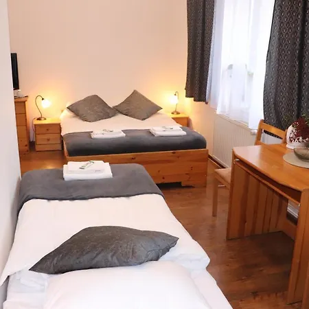 Dworek Pod Swierkami Отель типа 