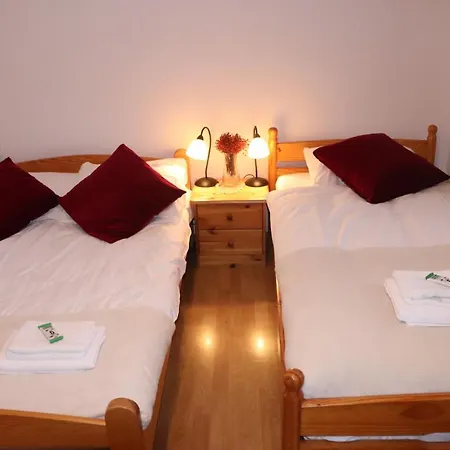 Dworek Pod Swierkami Отель типа 