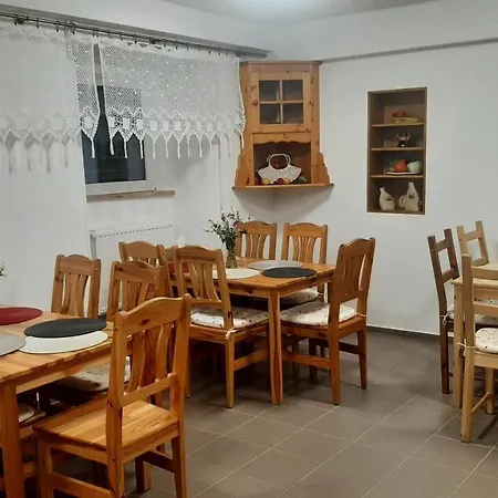 Dworek Pod Swierkami Panzió 3*