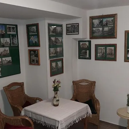 Dworek Pod Swierkami 3* Еленя-Гура