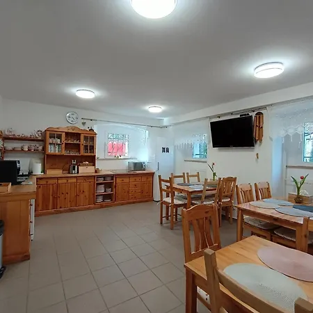 Panzió Dworek Pod Swierkami