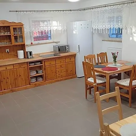 Dworek Pod Swierkami Bed & Breakfast 3*