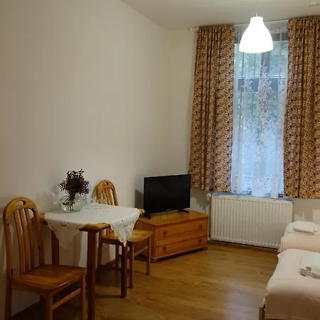 Bed & Breakfast Dworek Pod Swierkami 3*