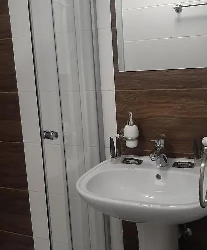 Dworek Pod Swierkami Bed & Breakfast 3*