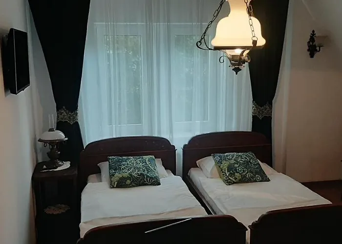 Bed & Breakfast Dworek Pod Swierkami 3*