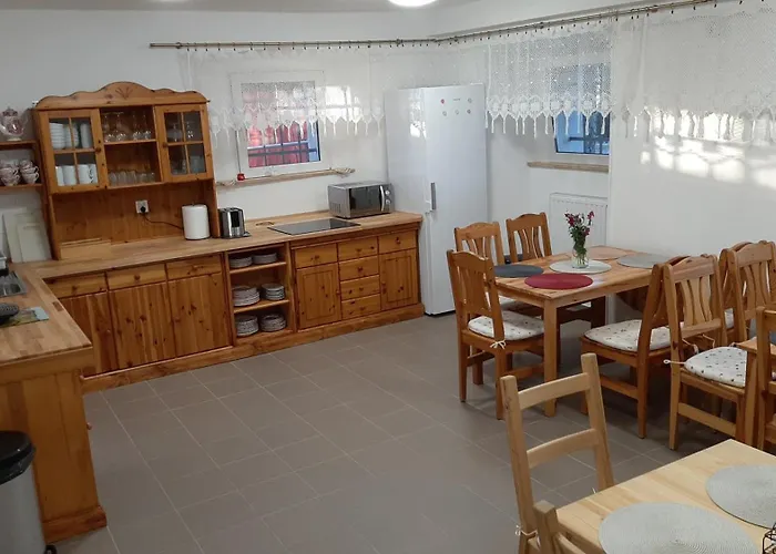 Bed & Breakfast Dworek Pod Swierkami 3*